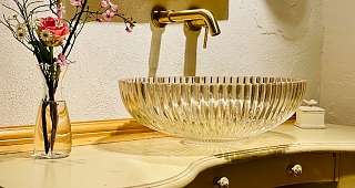 Badezimmer Apfeltraum mit Blick in den Garten