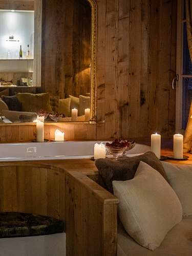 Gartensuite Apfeltraum mit grosser Badewanne am Kamin