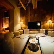 Wohnbereich mit TV Lounge 