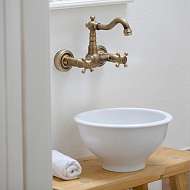 separates WC separates WC