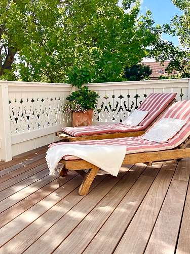 große Dachterrasse große sonnige Dachterrasse