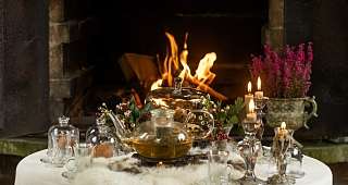 Goldener Herbst im Weisst Du noch an der Feuerstelle einfach die Teezeit geniessen