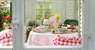 sonniger Frühstücksplatz