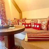 gemütliche Essecke in der Jugendliebe