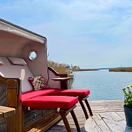 privater Badesteg mit Strandkorb 