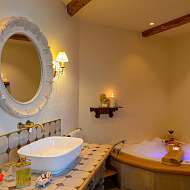 großes Badezimmer