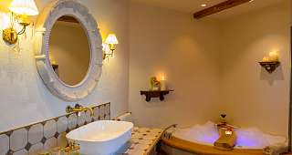 großes Badezimmer