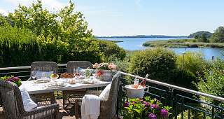 Ferienwohnung VIELSEEN mit großem Balkon und Meerblick