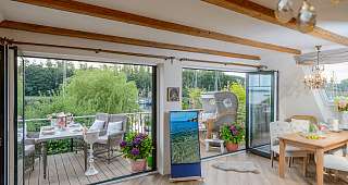 Wohn- und Terrassenbereich komplett zum Öffnen