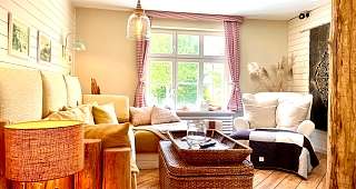 helles Wohnzimmer mit XL Sofa Wohnzimmer mit XL Sofa