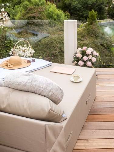 große Südterrasse in der Turmsuite große Südterrasse in der Turmsuite