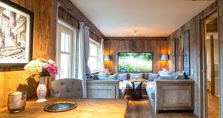 Turmsuite Blick zum Wohnzimmer Turmsuite Blick zum Wohnzimmer