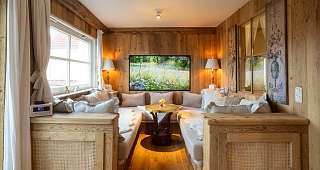 Wohnzimmer Turmsuite mit TV Lounge Wohnzimmer Turmsuite mit TV Lounge